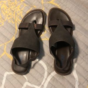 Cute sandals only worn once